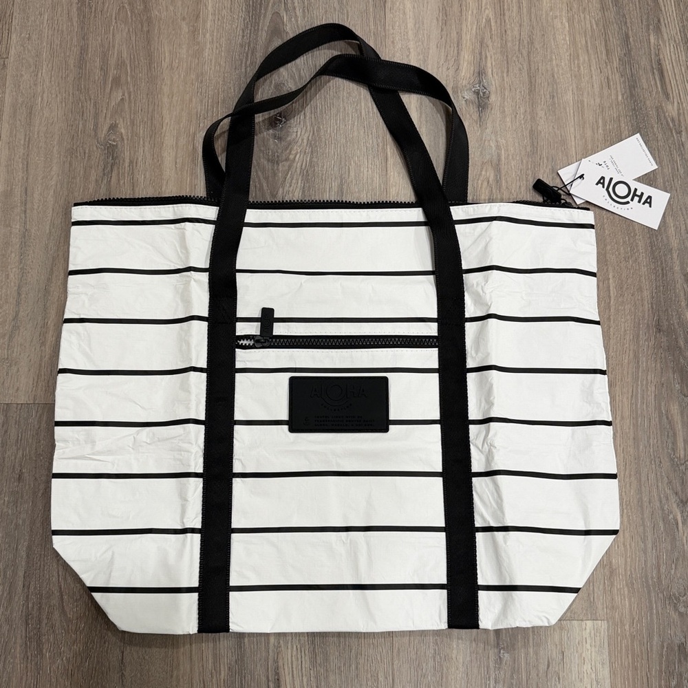 Aloha Collection Pinstripe Zipper ToteWater Resistant Tote NEW WITH TAG